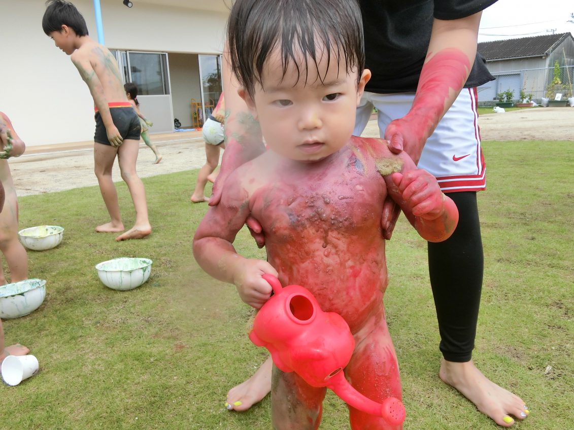 子供 庭 裸 11 制服はパンツと泥！？ | 木更津社会館保育園